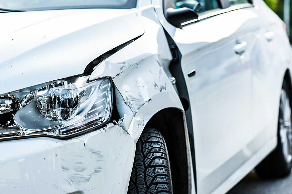 Unfallwagen nach einem Unfall – reparieren oder verkaufen